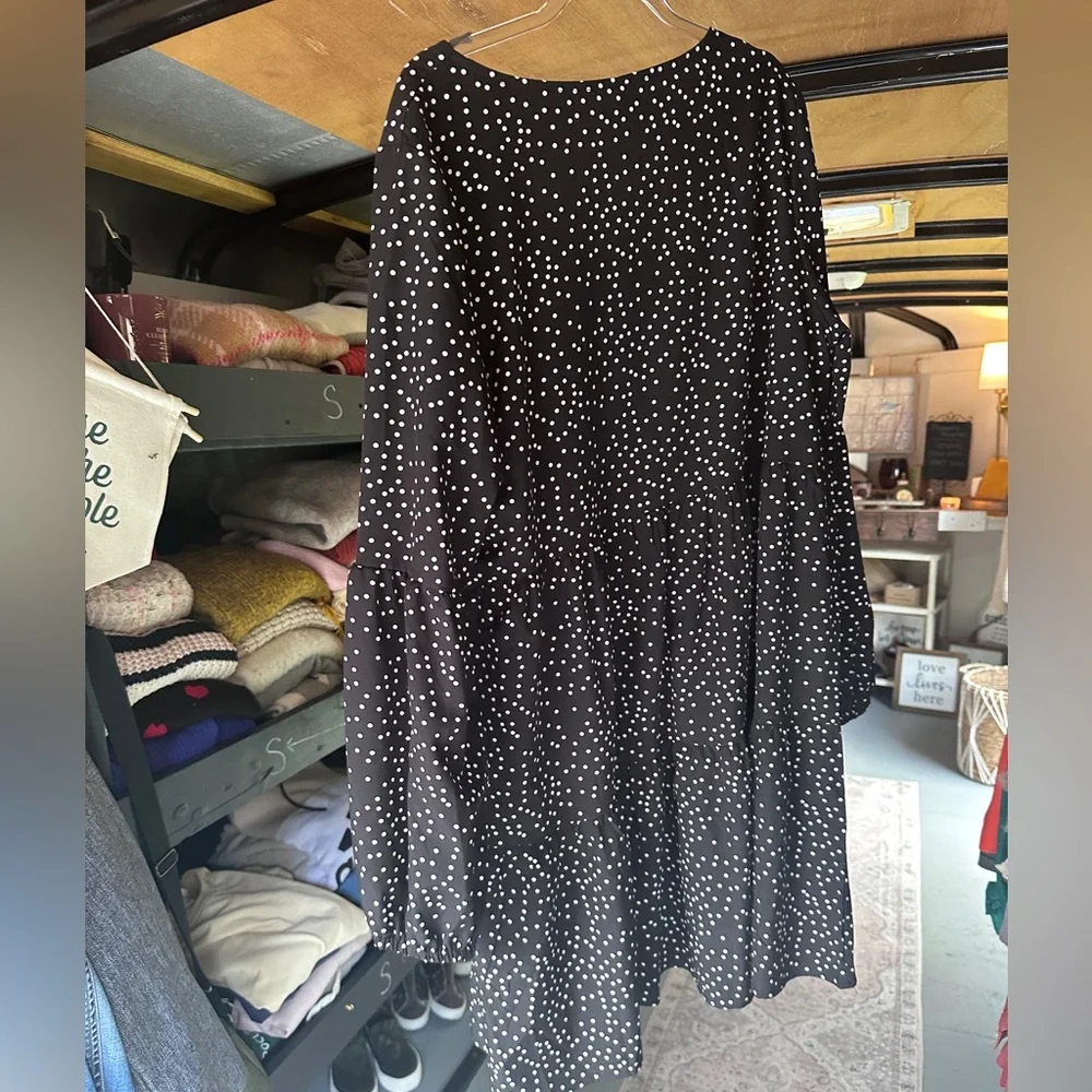 Black and white dress woman’s size large - Picture 3 of 3